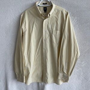 GAP Men’s Dress Shirt.